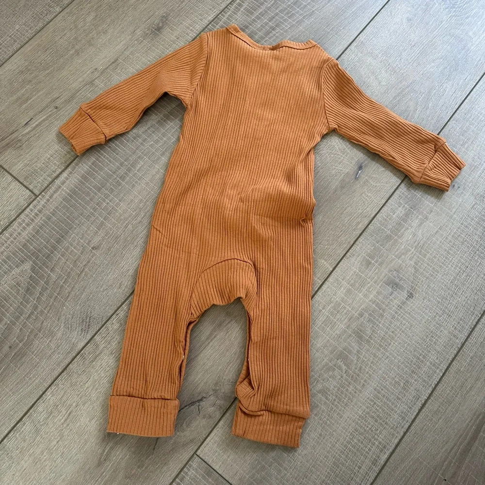 Baby Ribbed One Piece Romper Set in Green and Orange Tone Size 9-12 Months NWOT